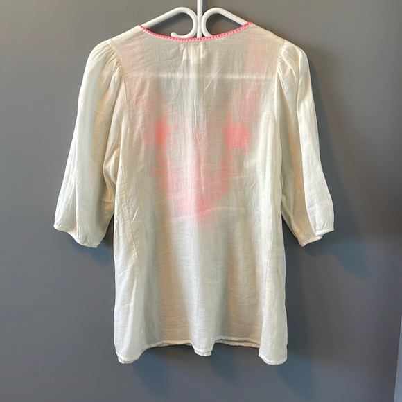 ✨BEAUTIFULLY EMBROIDERED LIGHTWEIGHT LADIES TOP - Picture 2 of 8